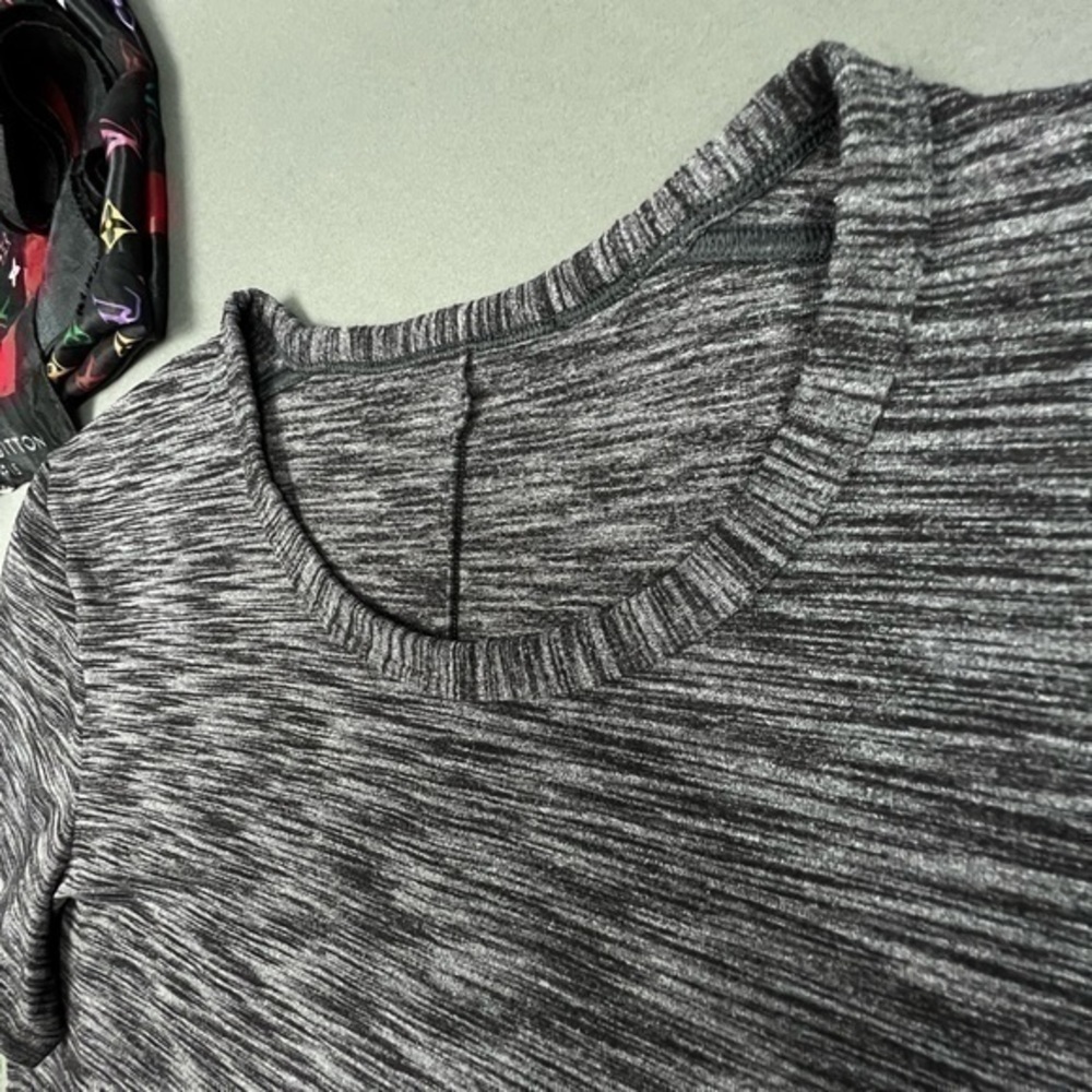 Lululemon Heavy Tee - Picture 4 of 5